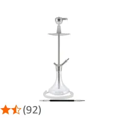 En elegant vattenpipa från Amy Deluxe, med en genomskinlig glasvas och kromdetaljer. Perfekt för en lyxig upplevelse.