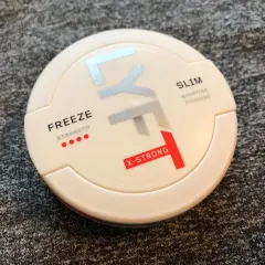 En dosa LYFT Freeze X-Strong Slim nikotinpåsar. Undrar du vad hette lyft innan?